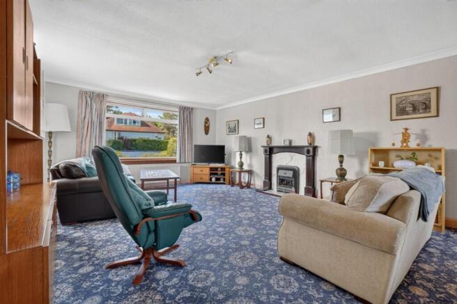 Chapelton Drive, Largs photo 4