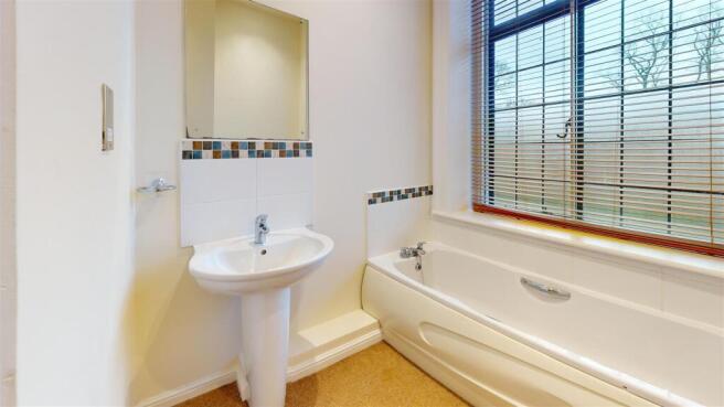 2 bed Apartment to rent Image 9
