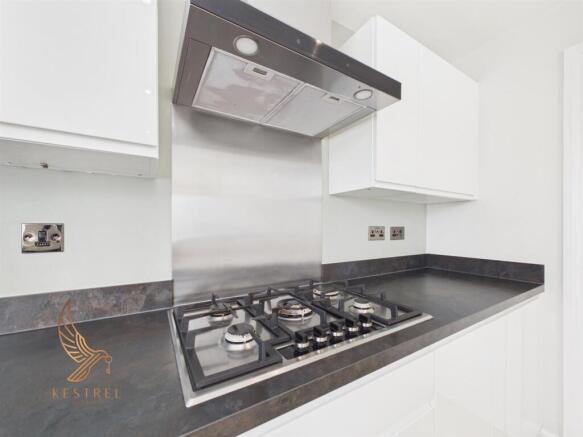 4 bed Detached for sale Image 10