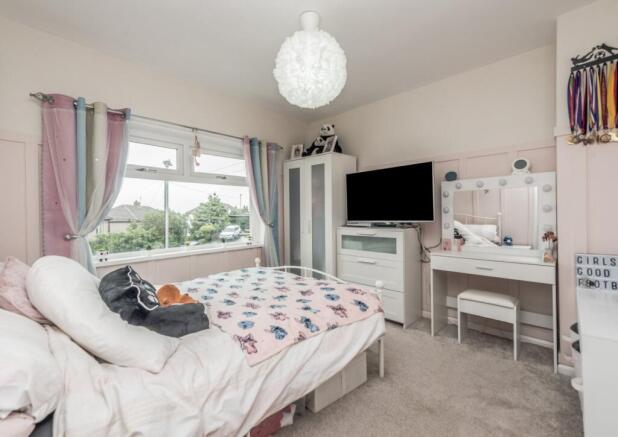 4 bed Semi-Detached for sale Image 9