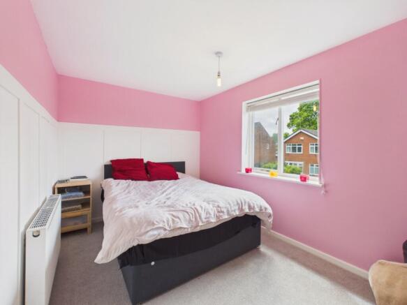 4 bed Detached for sale Image 8