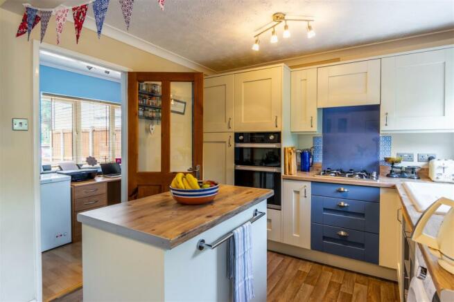 Kitchen/Breakfast Room