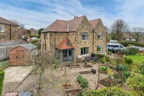 33, Moorland Crescent, Guiseley, Leeds LS20 9EF