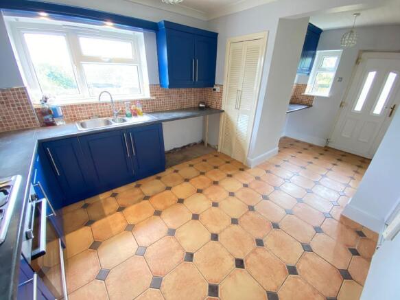 Piggott Grove, Bucknall, Stoke on Trent, ST2 9BZ photo 4