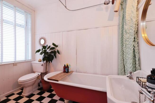 4 bed Terraced for sale Image 11