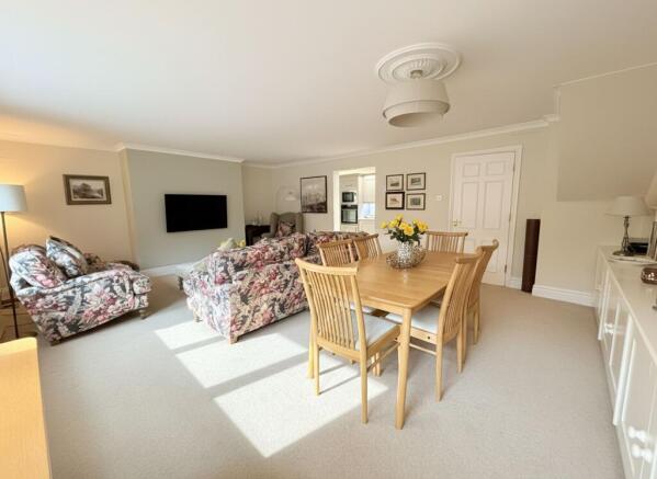 2 bed Apartment for sale Image 5