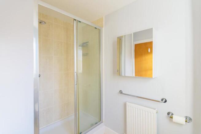 EVIRDTNARRUCKCALB20 - Ensuite B.jpg