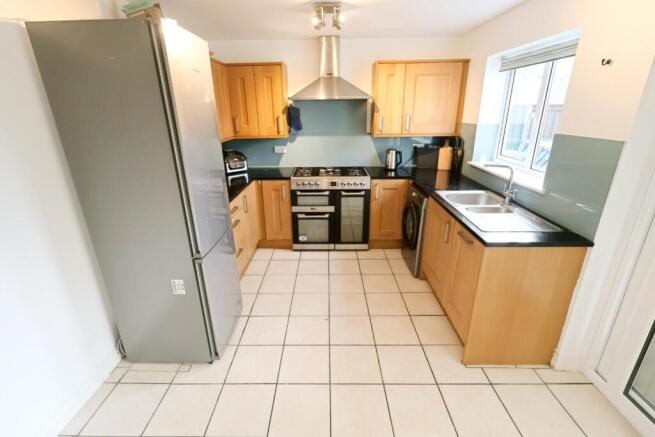 KITCHEN/BREAKFAST ROOM