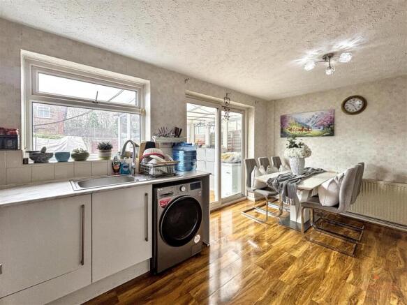 3 bed Semi-Detached for sale Image 9