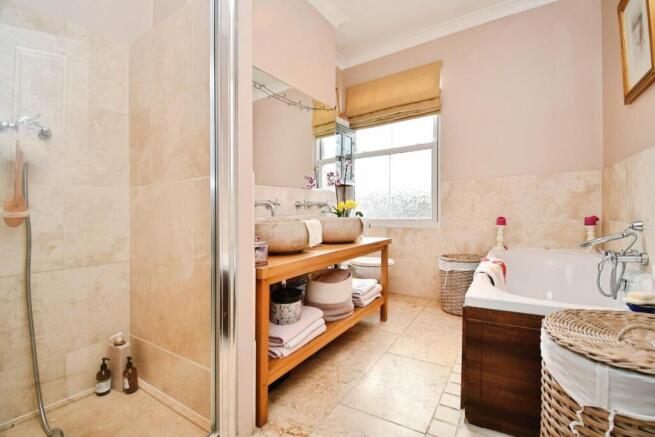 4 bed Terraced for sale Image 11
