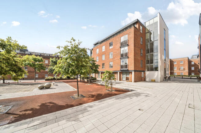 1347508-2-68b1935...