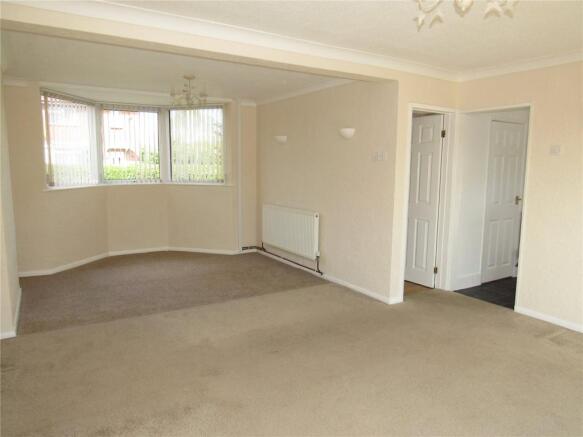 Lounge / Dining Area