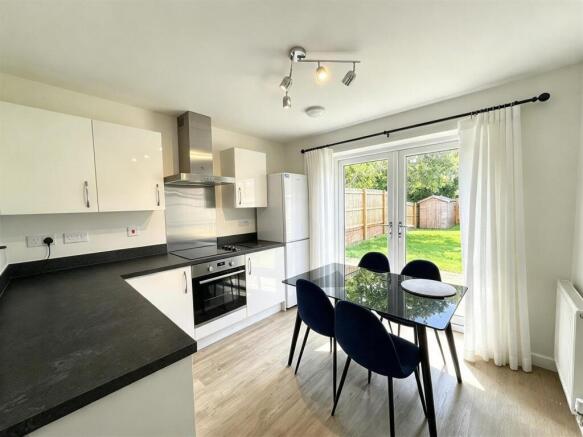 12 Pardon Rise - Kitchen .jpg