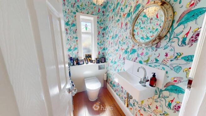 5 bed Semi-Detached for sale Image 11