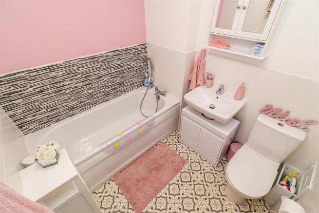 BATHROOM/W.C.