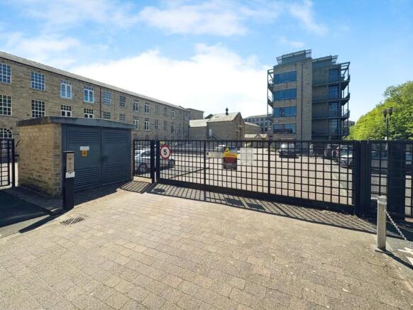 2 bed Apartment for sale Image 7