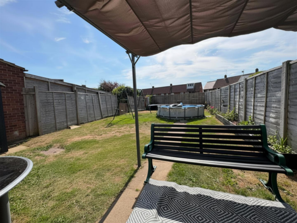 3 bed Terraced for sale Image 9