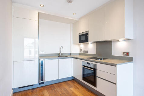 Regents Park Road, Finchley Central, London, N3