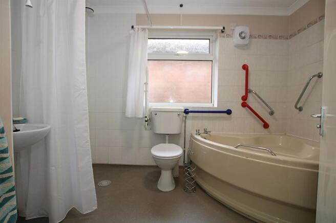 Bathroom.jpg