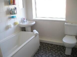 BATHROOM/WC