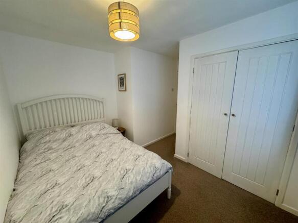 Bedroom 2 (1/2)