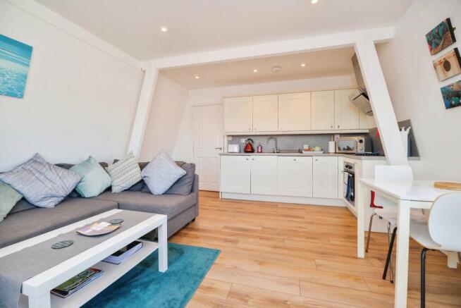 1 bed Flat for sale Image 5