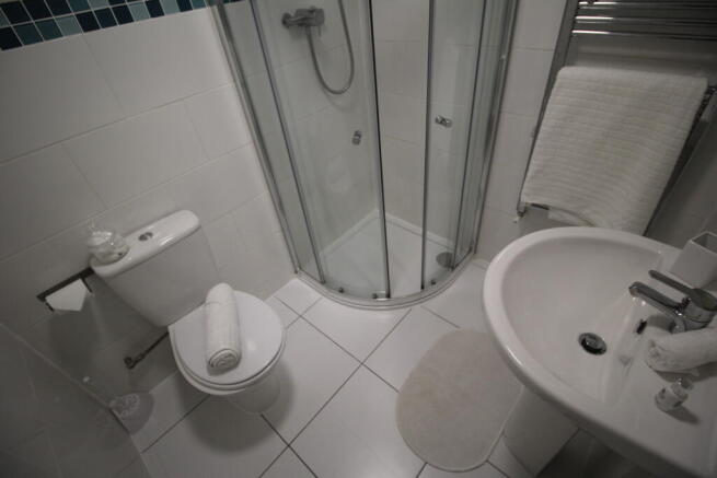 3 bed Flat to rent Image 7