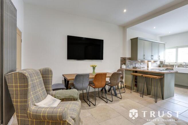 3 bed Terraced for sale Image 10