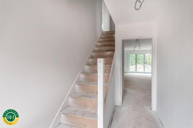 4 bed House for sale Image 9