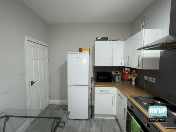 1 bed House Share to rent Image 4