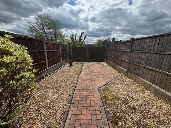GARDEN1.jpg