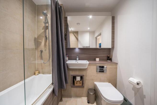 2 bed Flat for sale Image 6