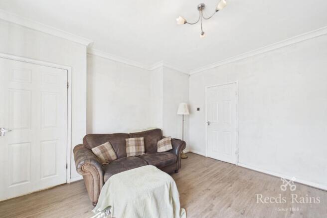 3 bed Semi-Detached for sale Image 6