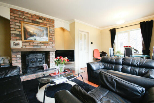 Lounge/Dining Room
