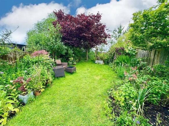stunning garden.jpg