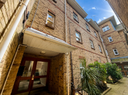 10, 13 Mary Bell Court, Simeon Street, Ryde PO33 1JZ