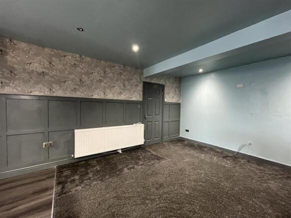 4 bed Town House for sale Image 8