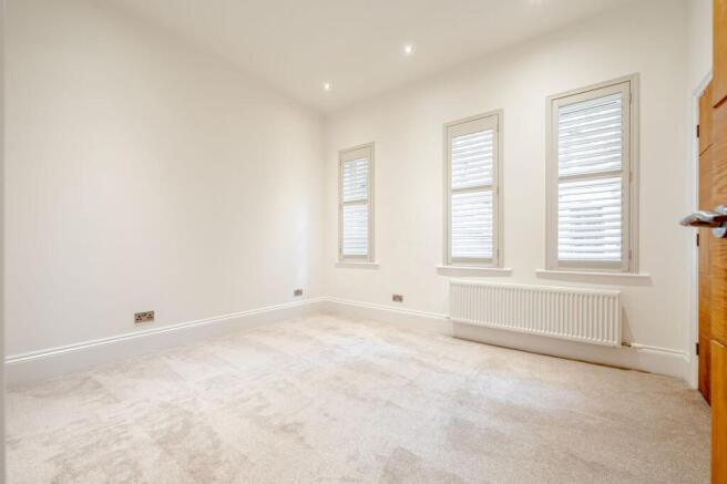 2 bed Flat for sale Image 8
