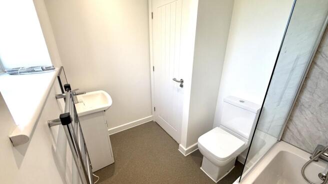 3 bed House to rent Image 4