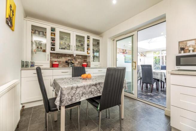 3 bed Bungalow for sale Image 7