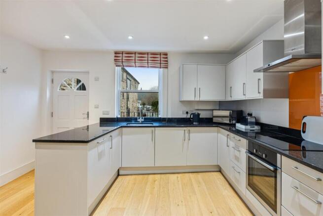 A04 - 24 Foss Street Dartmouth - 241213.jpg