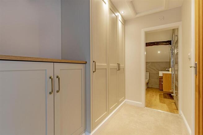 Dressing Room-1.jpg