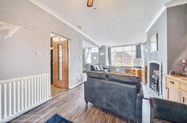 3 bed Semi-Detached for sale Image 12