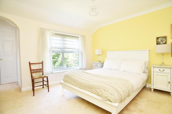 4 bed Detached for sale Image 11