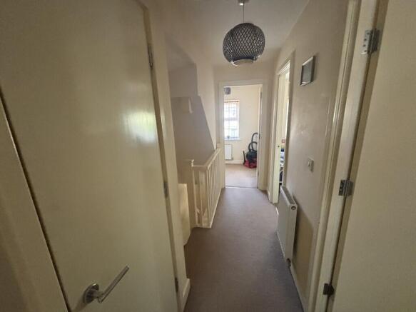 3 bed Semi-Detached to rent Image 9