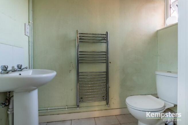 Shower Room Down