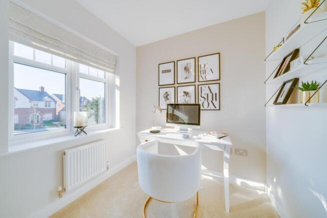 5 bed Detached for sale Image 11