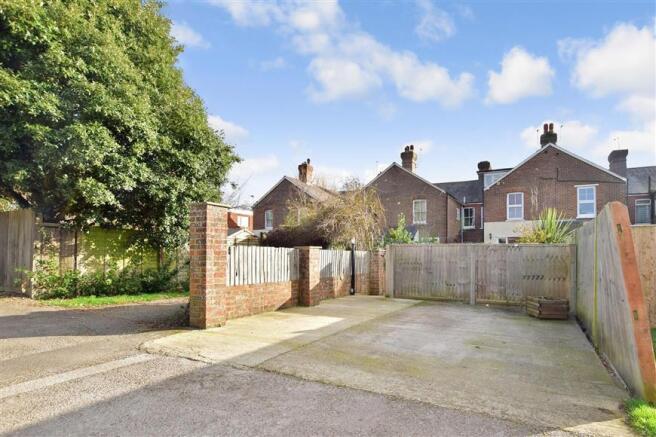 Driveway/Parking