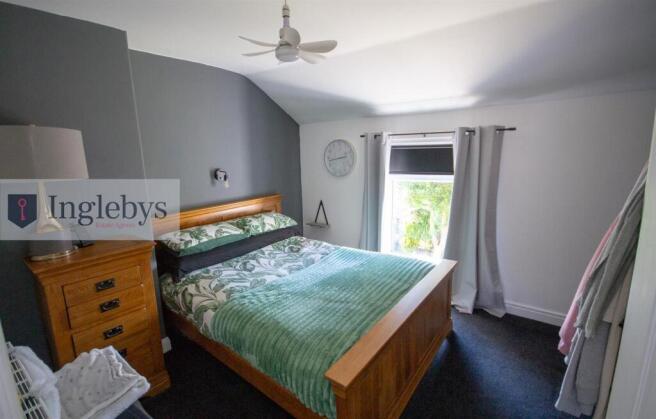 2 bed Terraced for sale Image 9