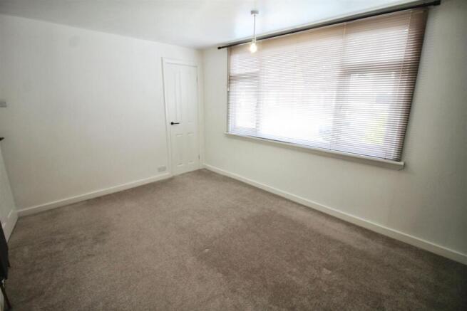 3 bed Semi-Detached to rent Image 10